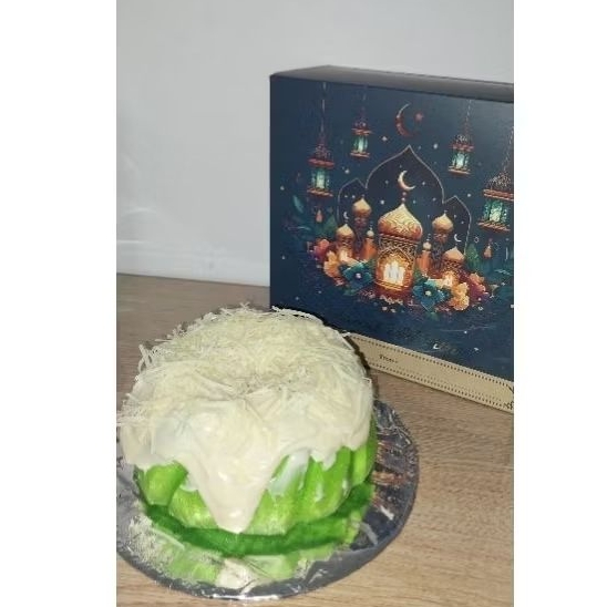 

Hampers Lebaran Makassar - Kue Bolu Pandan with Lava Cheese