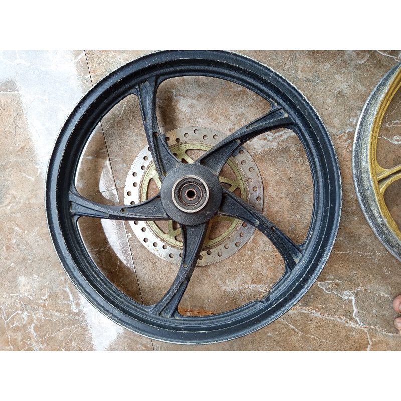 velg depan ori Minerva