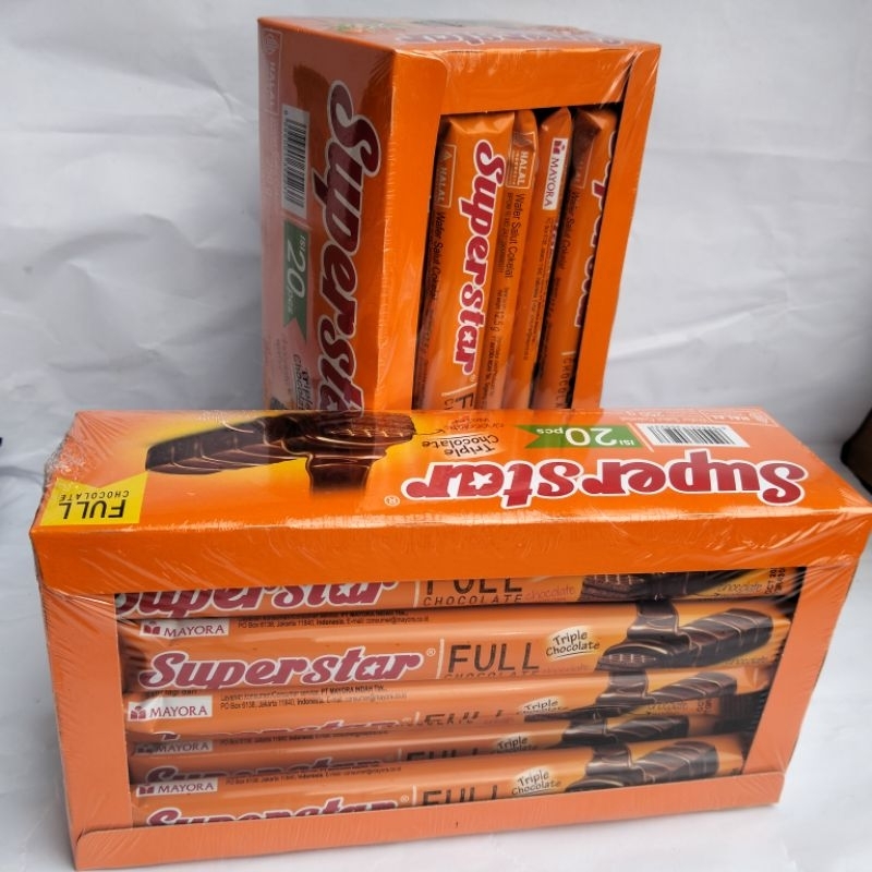 

Superstar chocolate wafer triple chocolate 1 box isi 20 pcs
