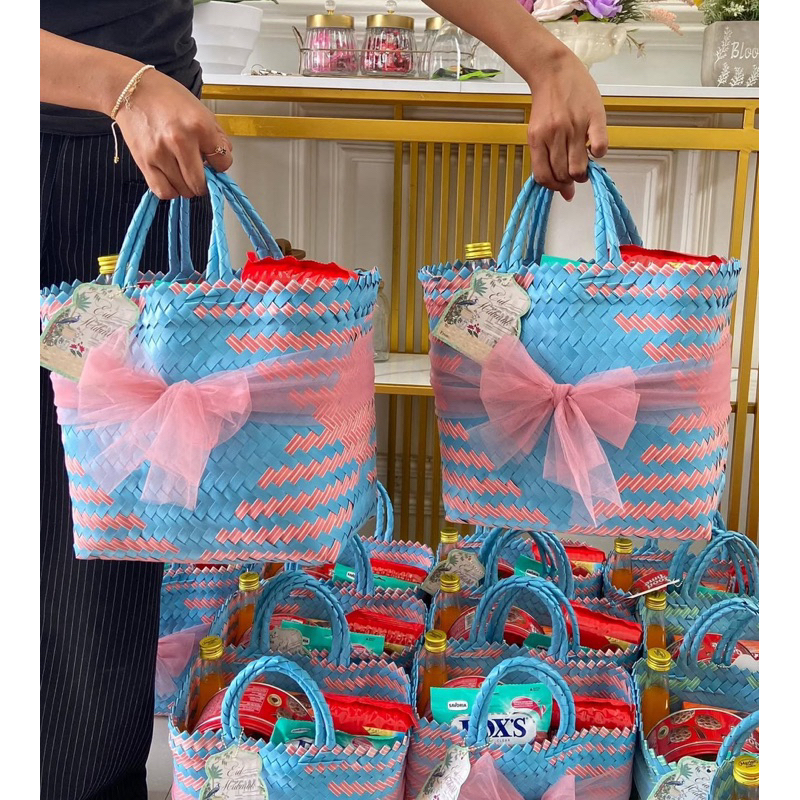 

BEST SELLER PAKET LEBARAN KEMASAN TAS ANYAMAN CANTIK