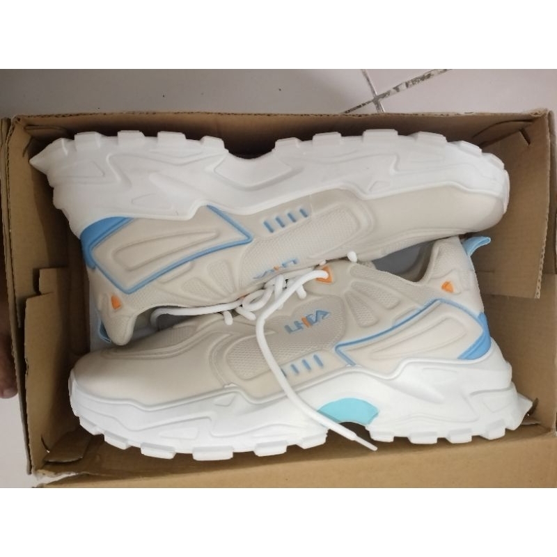 sepatu sneakers wanita - big size. ukuran 43