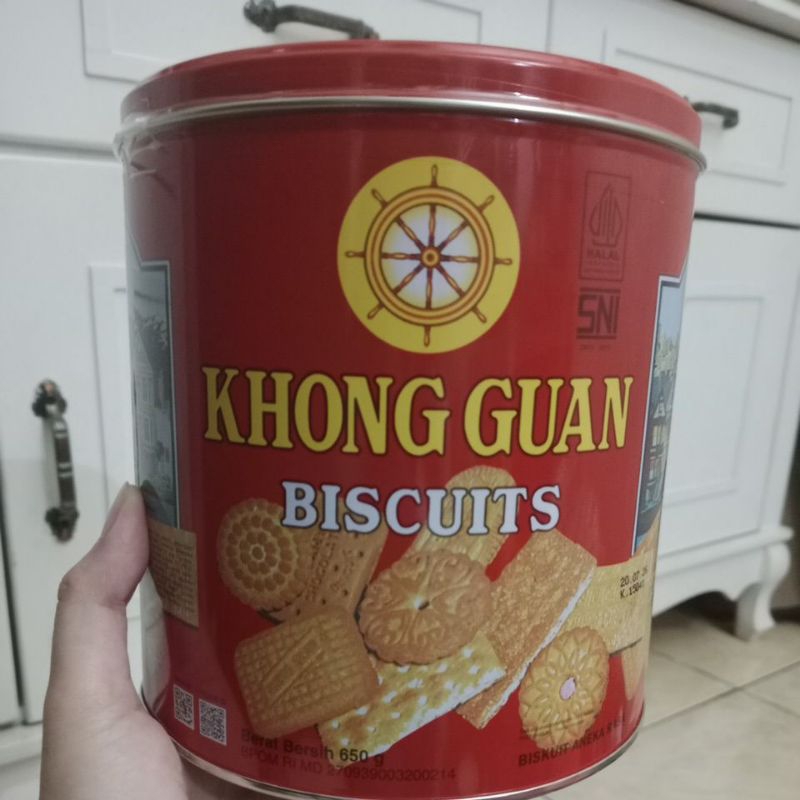 

khong guan family