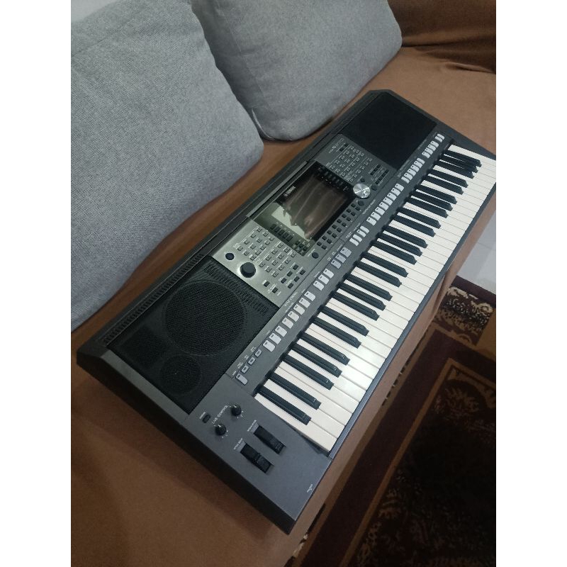 Yamaha PSR - S 970 bekas