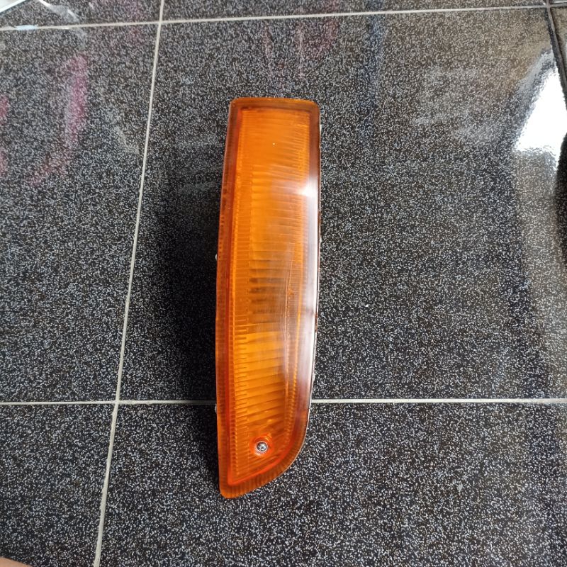 Lampu Sein Sen Bemper Depan Toyota Corona Absolute Sebelah Kanan Original Second
