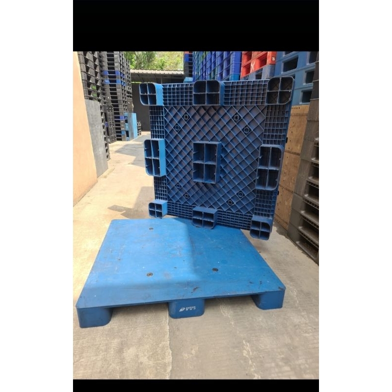 

palet plastik second berkualitas kapasitas mx3ton mudel rata ukuran 110x120x13