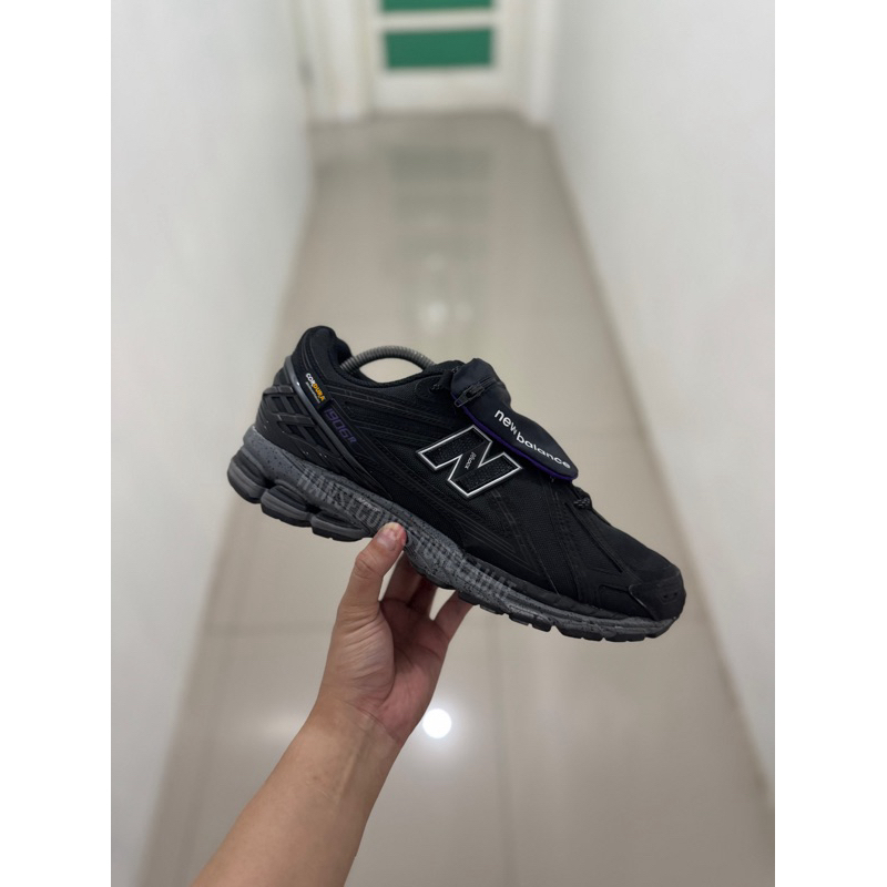 Sepatu Second New balance 1906R Cordura Pocket black size 42,5 Original By Depatu