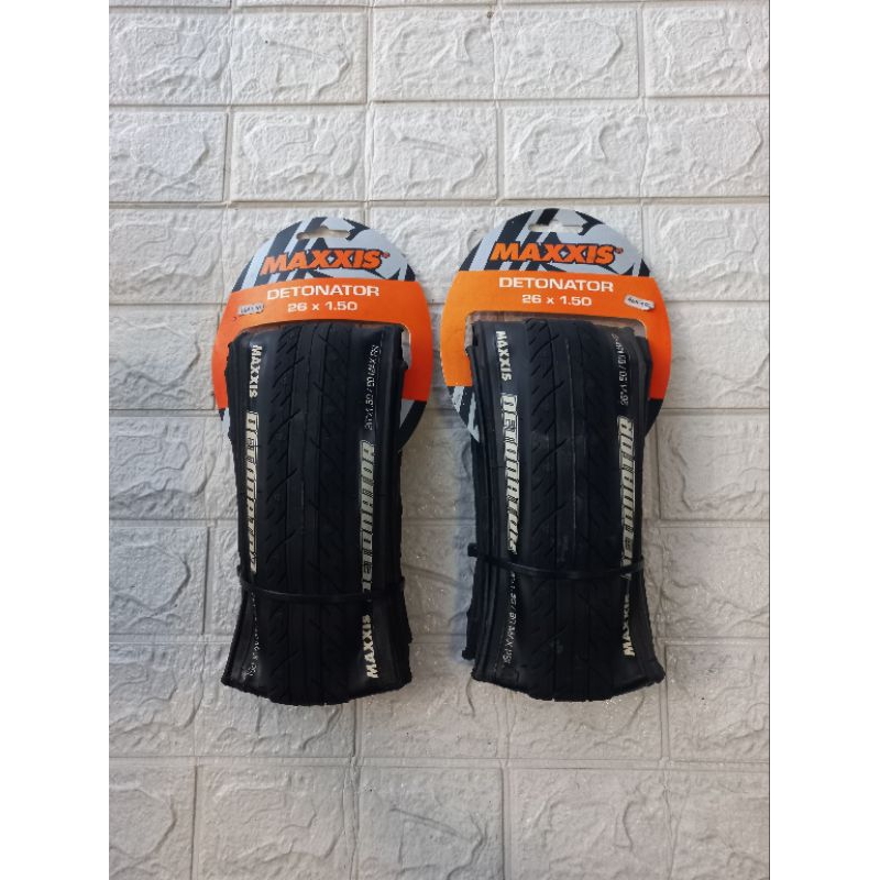 Ban luar sepeda maxxis detonator 26x1.50