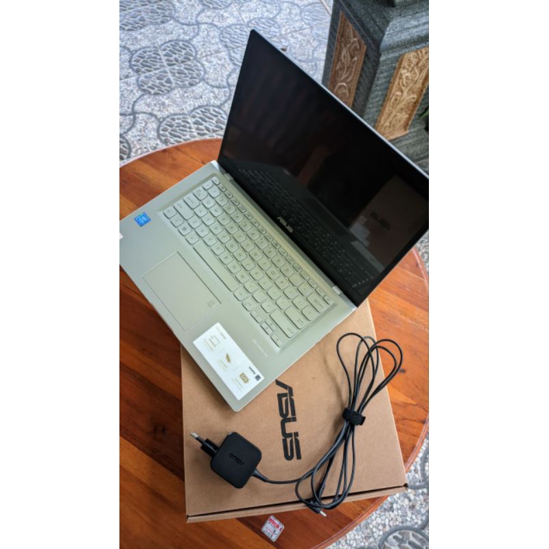 Laptop ASUS VIVOBOOK A416MAO RAM 8GB/SSD 1 TB
