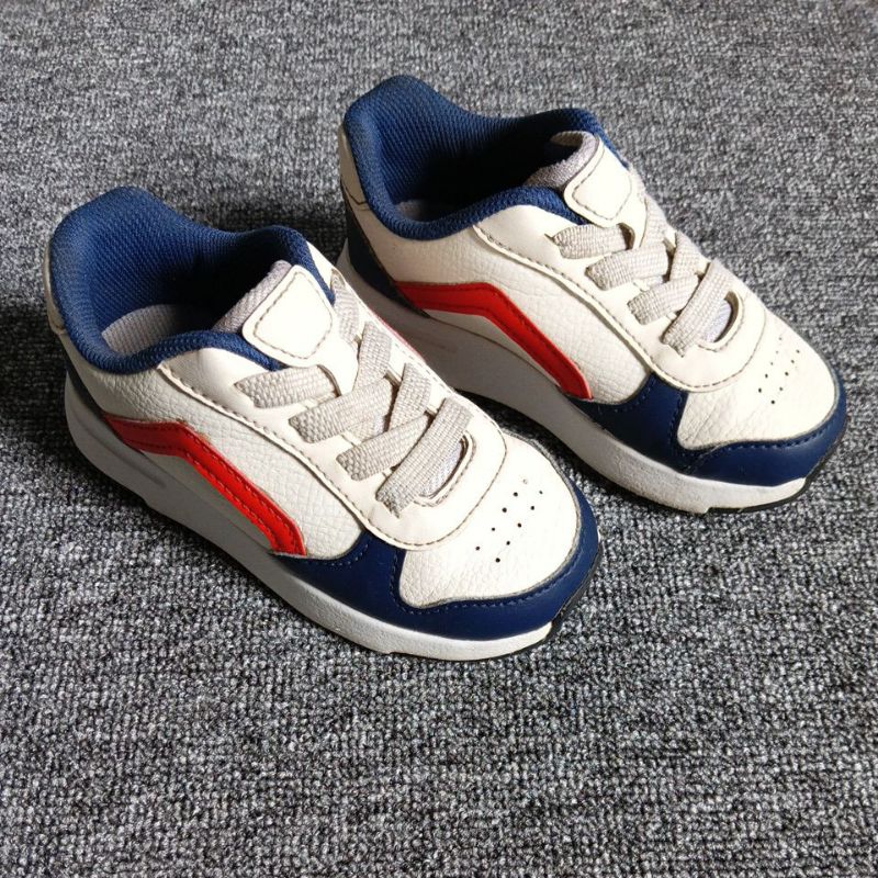 preloved sepatu Toezone anak