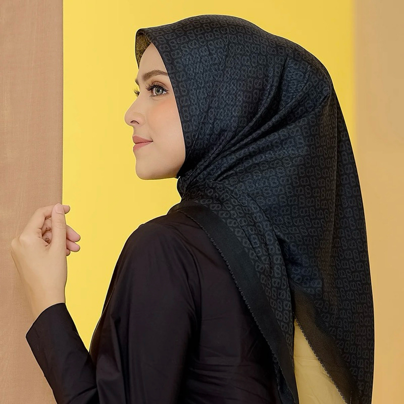 New BUTTONSCARVES The Tapis Square warna Black Caviar