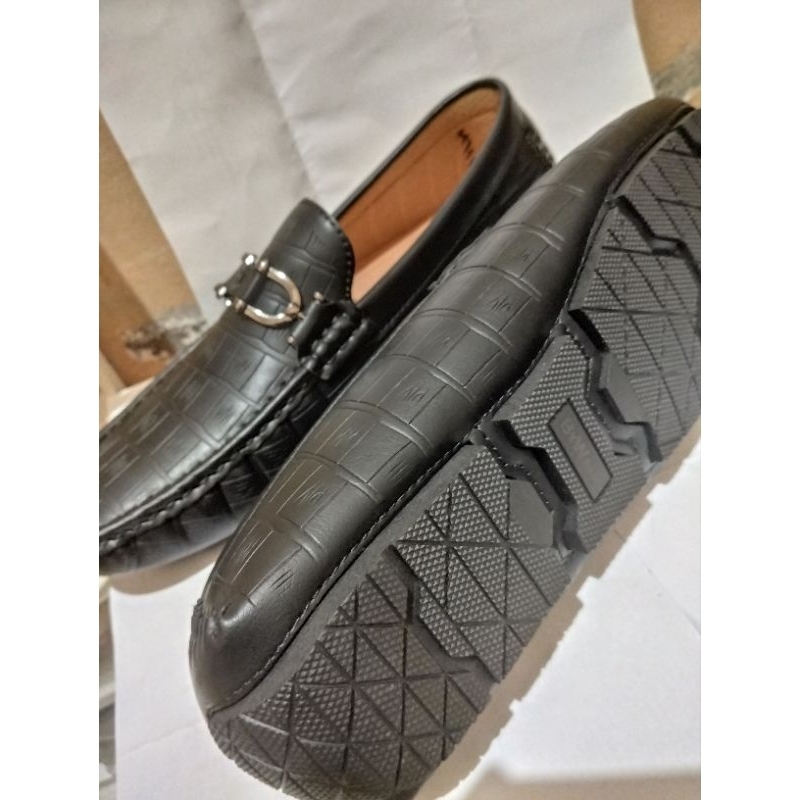 Sepatu Loafer Pria ByWalk size 41 col Black
