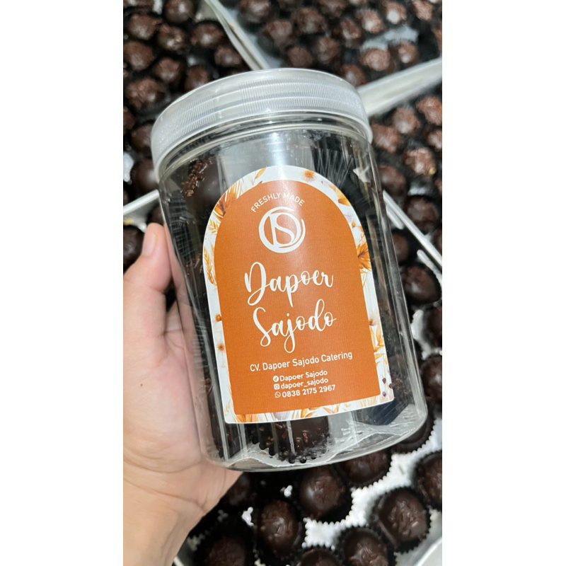 

Kue Kering Choco Ball Dapoer Sajodo toples 800ml