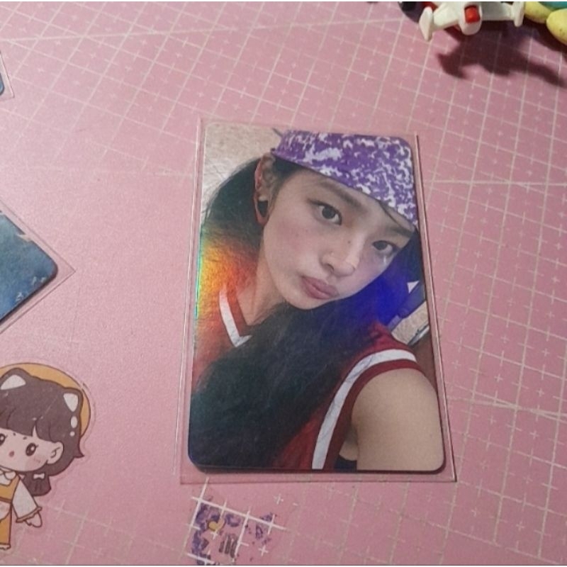 pc hologram newjeans