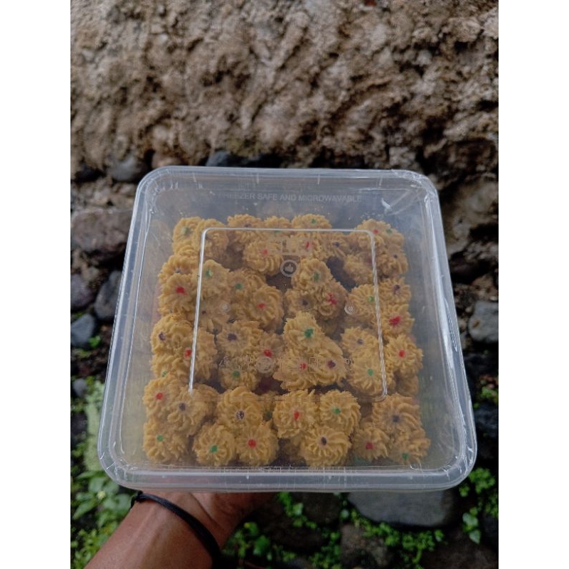 

KUEH KERING KEMBANG ROSE PREMIUM SPESIAL HARI RAYA IDUL FITRI 2025 UKURAN 500 GRAM