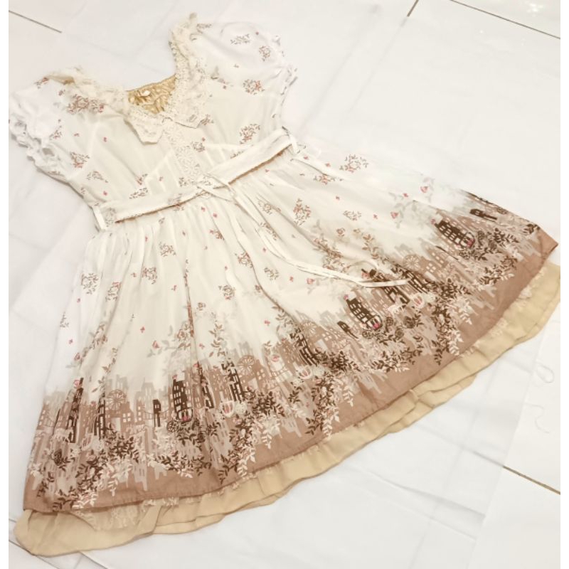 Preloved white lolita dress axes femme putih castle town pattern