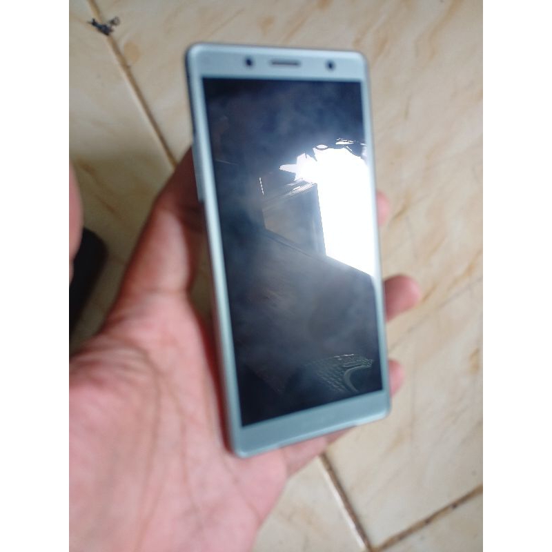 Xperia xz2c second pemakaian
