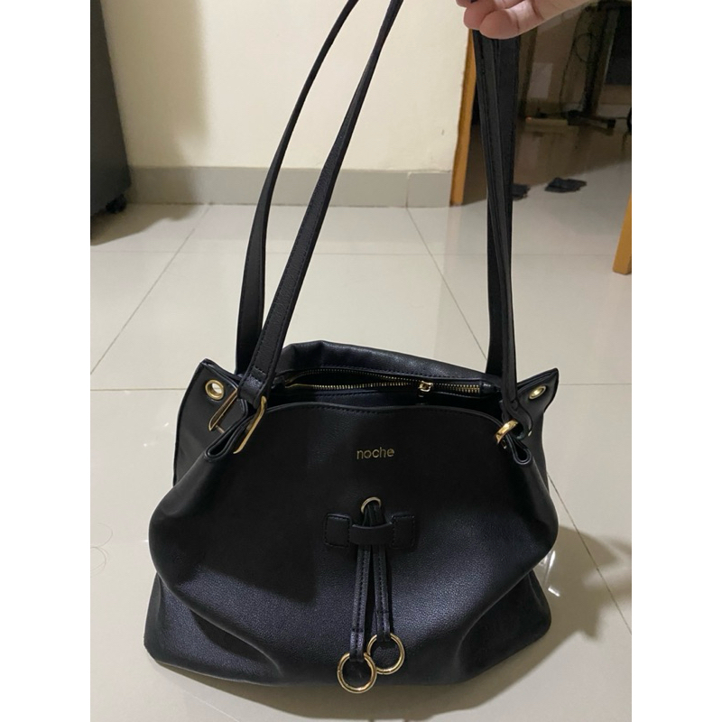 Tas Hitam Noche Tas Pundak Selempang Bahu Preloved