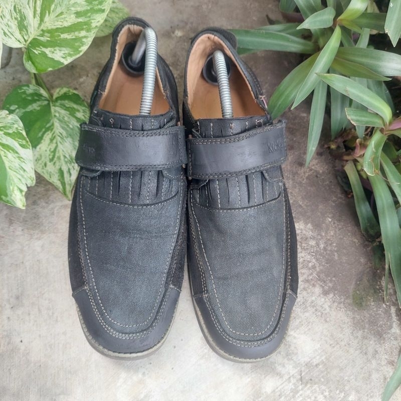 sepatu kasual second kickers size 43(28cm)