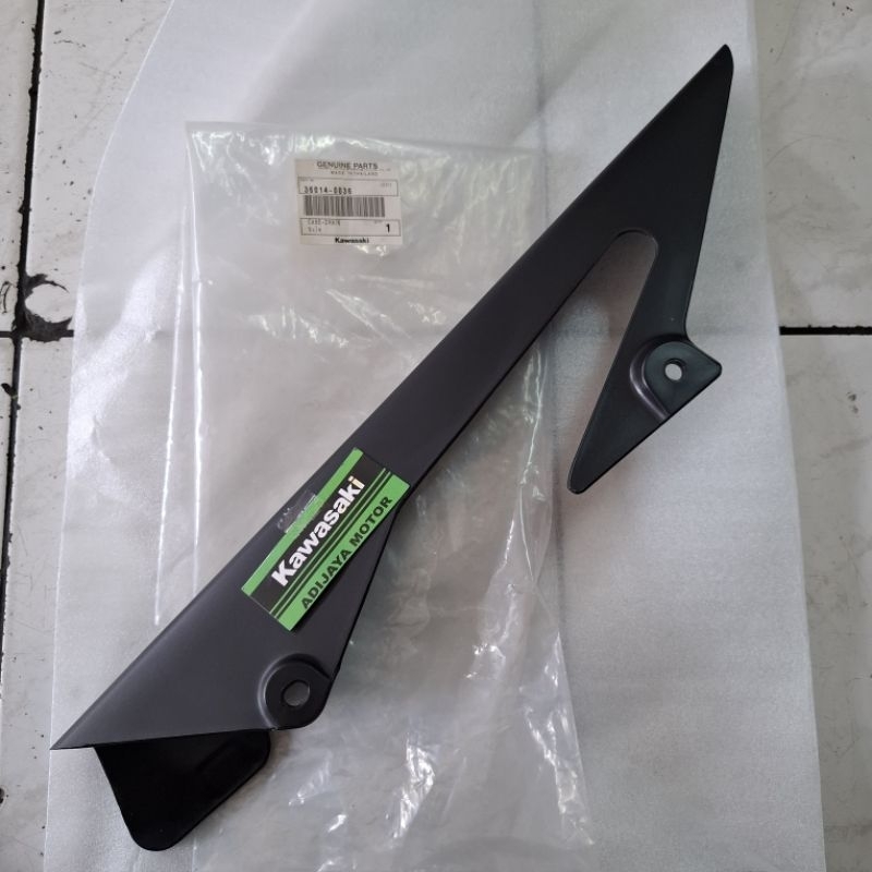 STENGKAS TUTUP RANTE RANTAI NINJA 250 KARBU