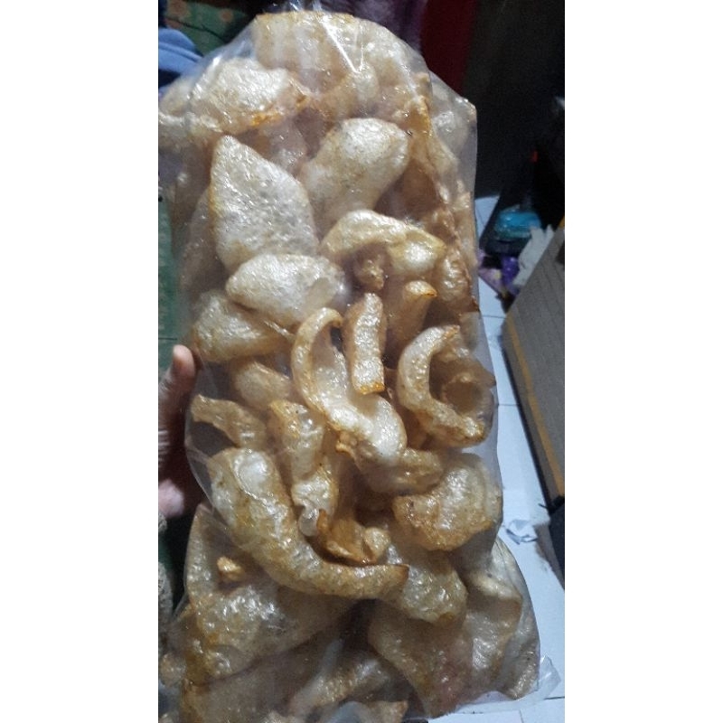 

Krupuk kulit lambak / krupuk kulit kerbau