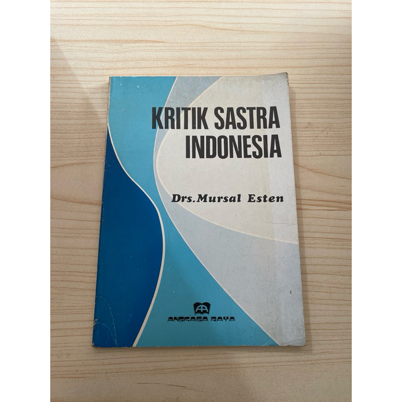 BUKU KRITIK SASTRA INDONESIA DRS MURSAL ESTEN