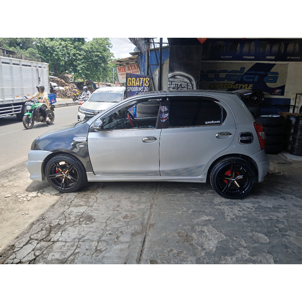 PAKET VELG PLUS BAN ACCELERA 205 45 R17 UNTUK MOBIL ETIOS USE VELG HSR KEUNIKAI RING 17