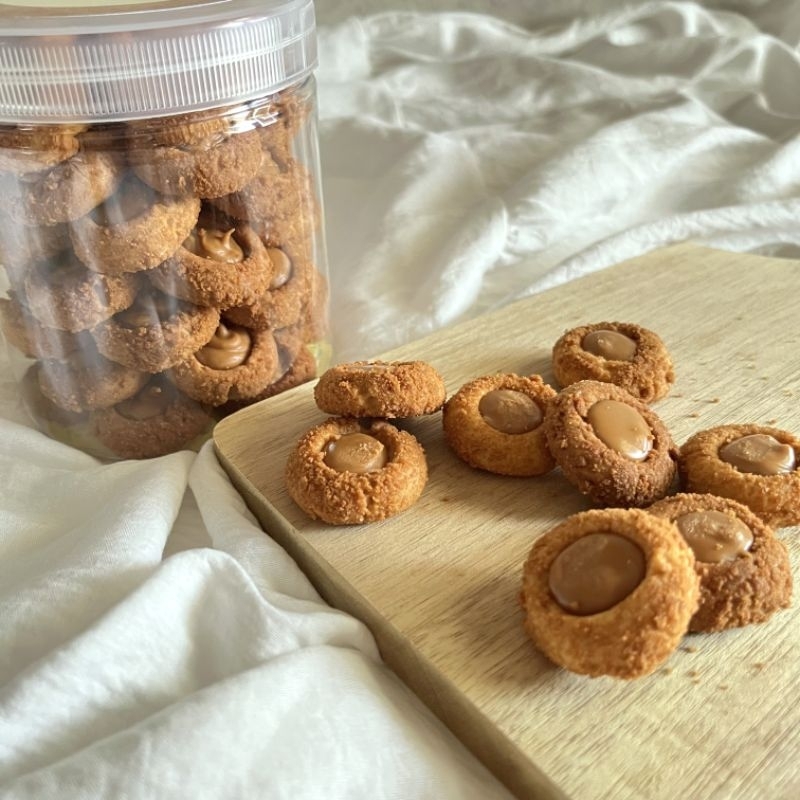 

KukasiCookies | Kue Kering Thumbprint Lotus Biscoff