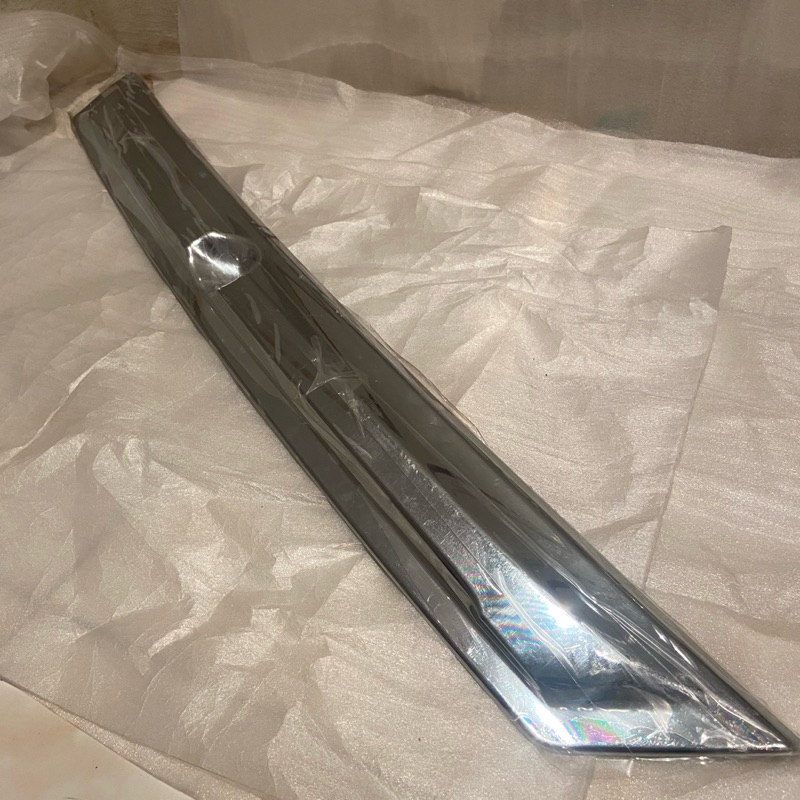TRUNKLID HONDA BRIO 2012 CHROME Garnish Chrome Belakang Kaca Honda Brio Genuine