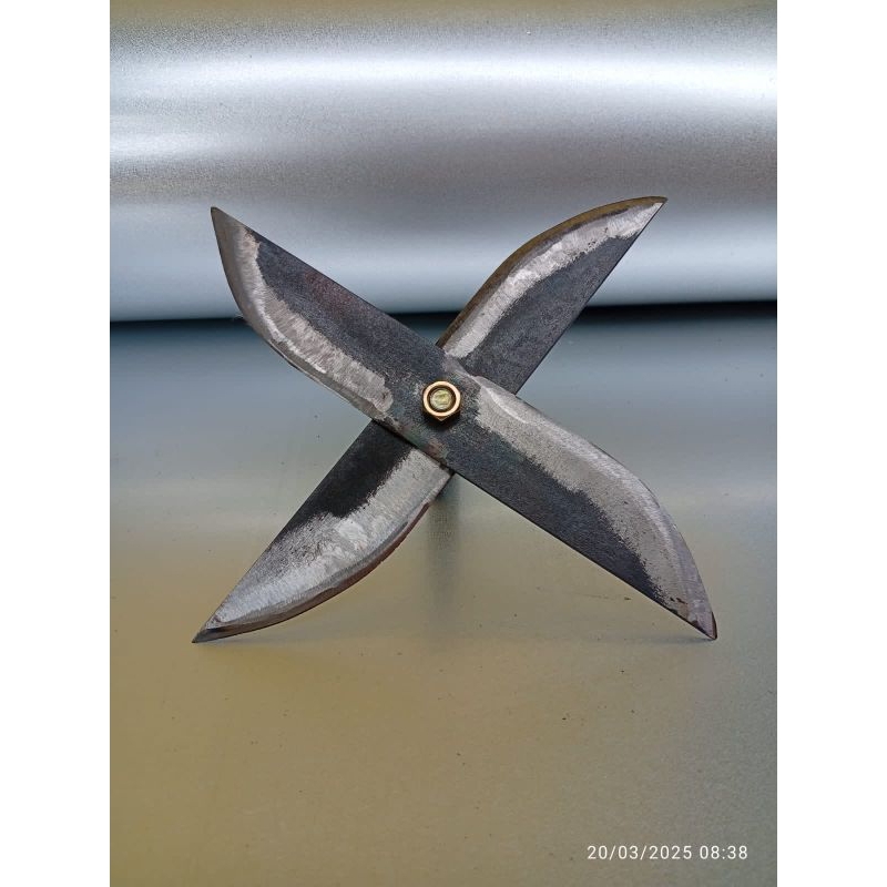 pisau pencacah rumput dan as sambungan ke dinamo atau gerinda