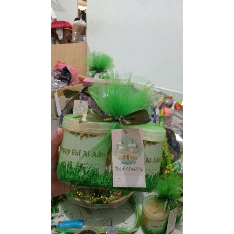 

Hampers Parcel Murah Meriah 2 Toples Tille