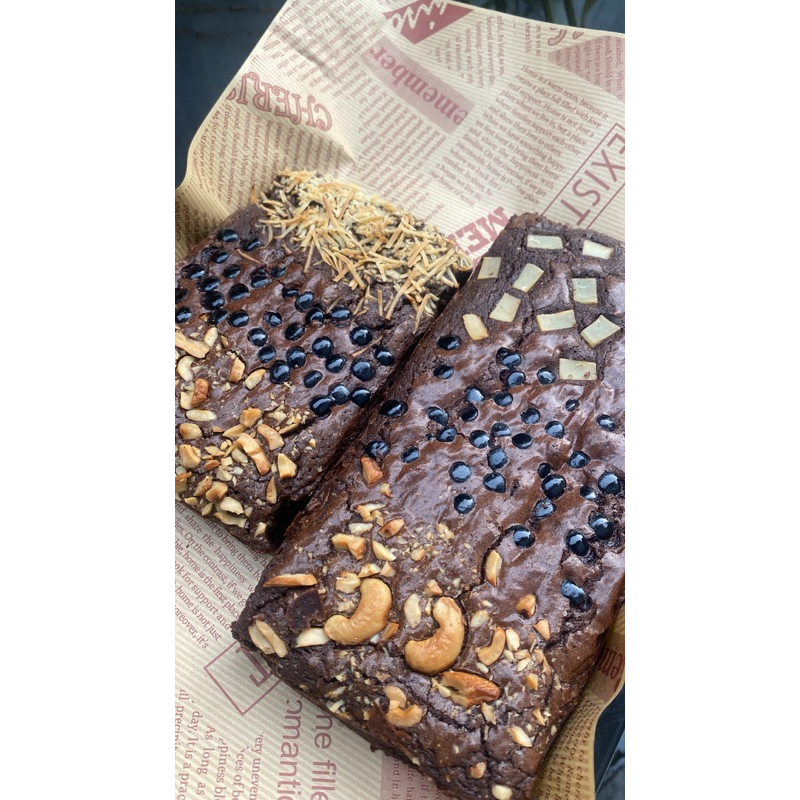 

Fudgy Brownie 20x10 without cashews [check desc]