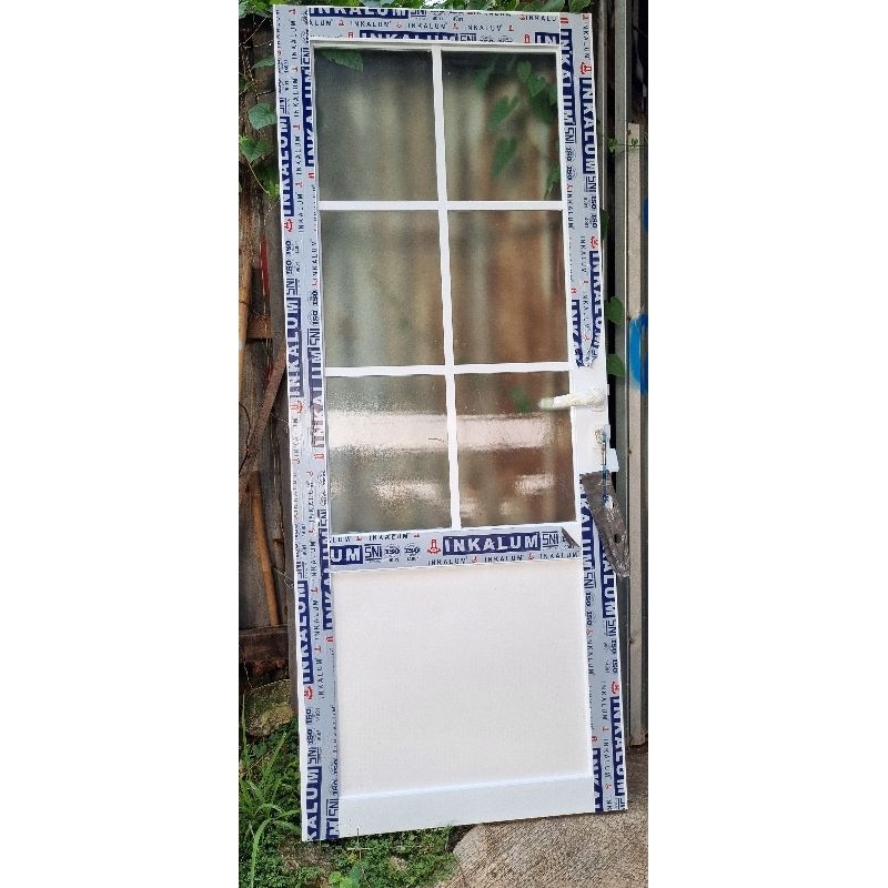 kusen pintu kamar mandi ornamen alumunium
