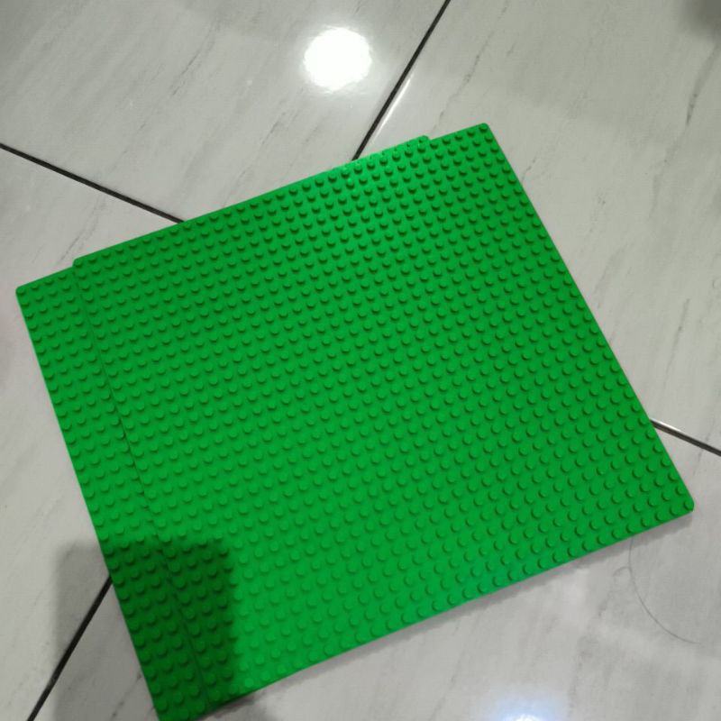 For Sale : 2 Lego Plate / alas Lego original