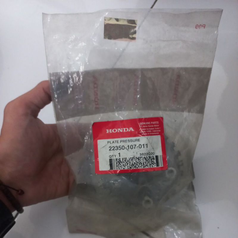 22350107011 – PLATE PRESSURE, LAWAN KAKI 4 KOPLING, RUMAH KAMPAS KOPLING MEGA PRO, TIGER ORI AHM