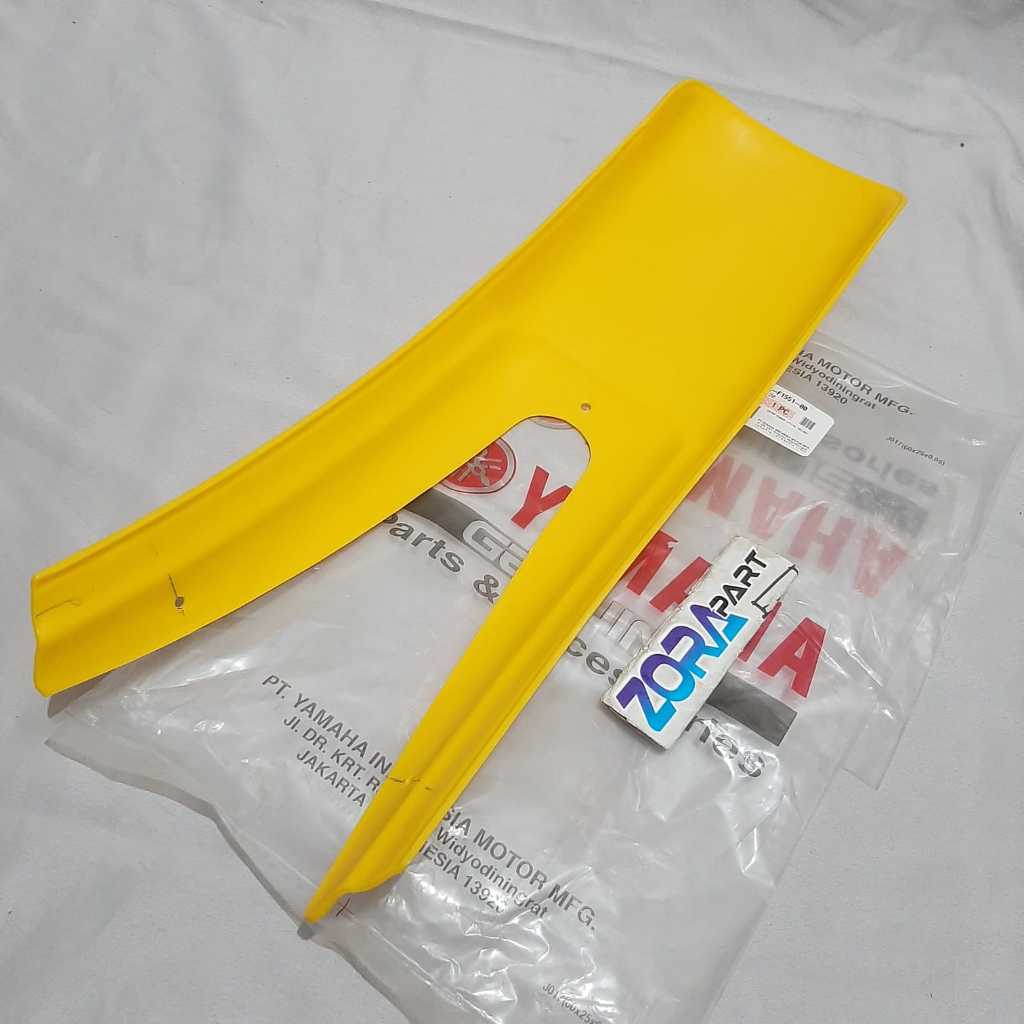 Sambungan Slebor Spakbor Fender Kuning Depan Yanaha YT115, DT100 Original Yamaha 3WL-F1551-00