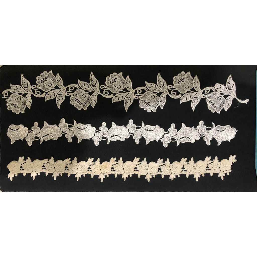 # Renda Bordir Gyper Bunga Putih