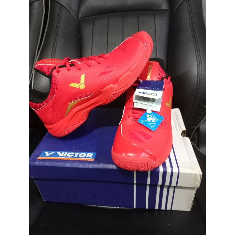sepatu victor A660