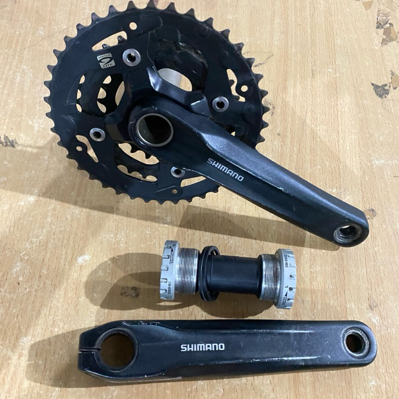 Crank Shimano Acera MT300 bb hollowtech 2