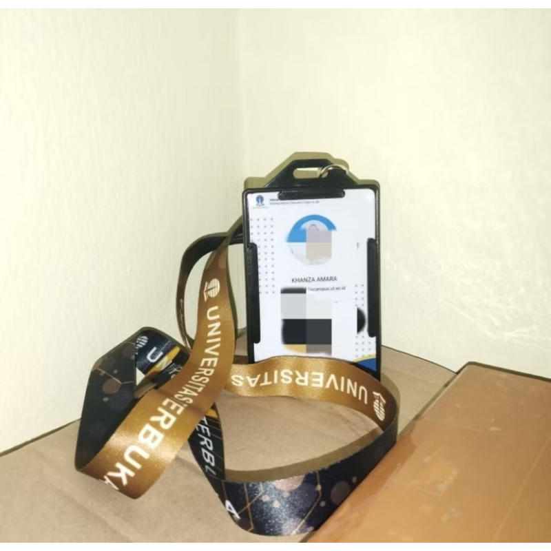 

Kartu Mahasiswa dan lanyard