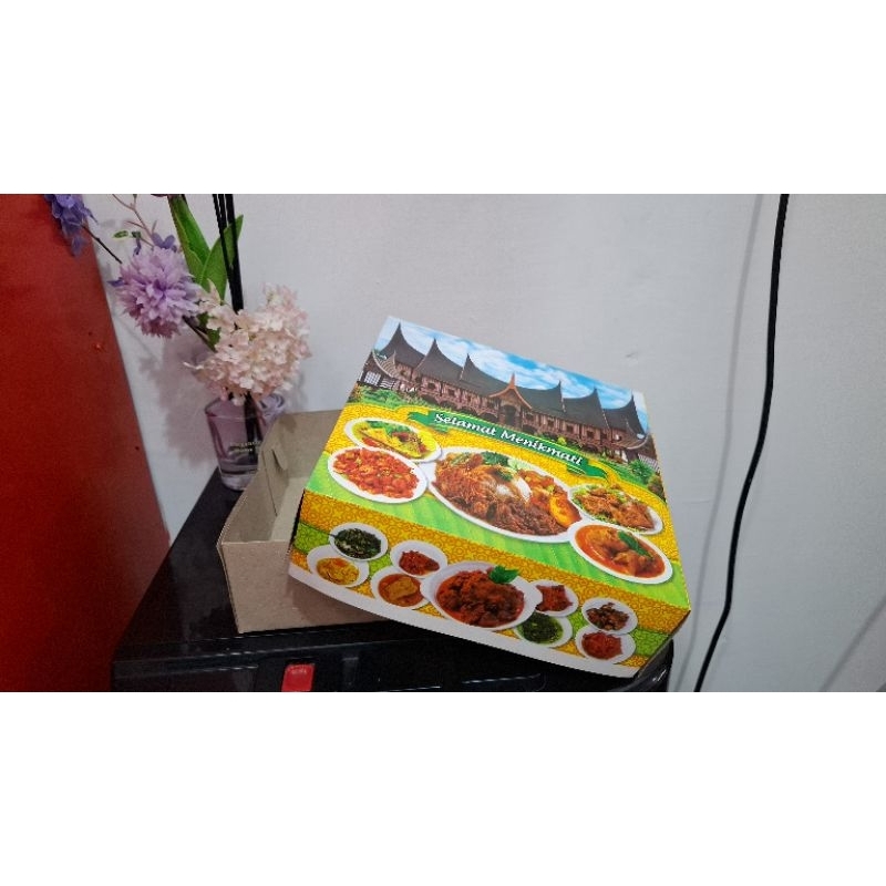 

Kotak Padang 20x20 isi 100pc
