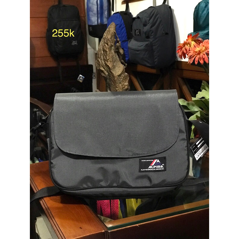Tas Slempang Alpina