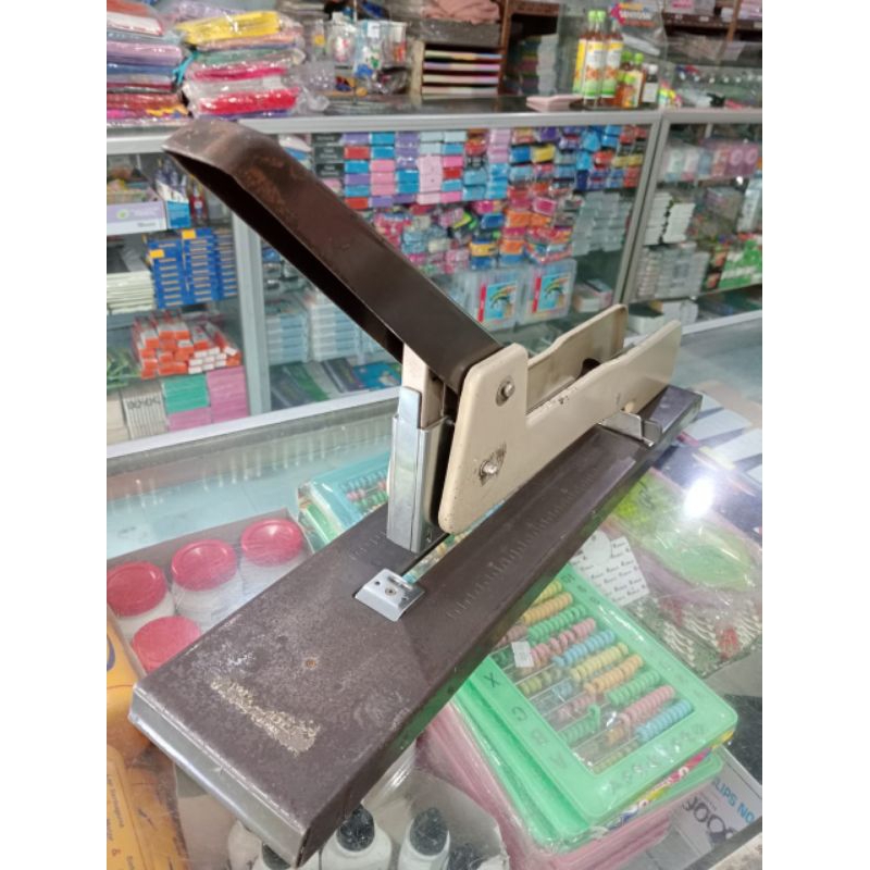 

STAPLES MAX SECOND HD 12L 17