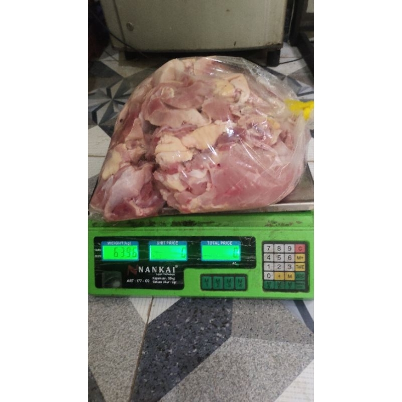 

fillet daging ayam tua/Peren berat 3.5 kg