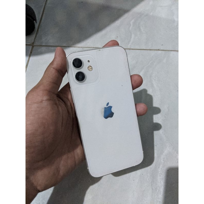 iphone 12 & 8 64GB inter