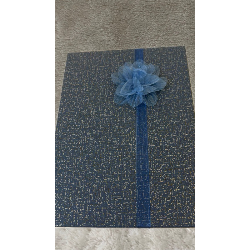 

KOTAK HADIAH KADO HARD BOX BIRU PITA XL