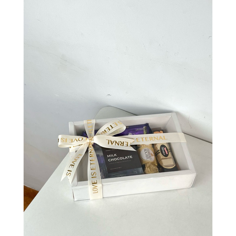 

THE FLEURA STUDIO - CHOCOLATE BOX PACKAGE | HADIAH COKLAT PAKETAN FERRERO ROCHER SILVERQUEEN MONTESS CADBURY