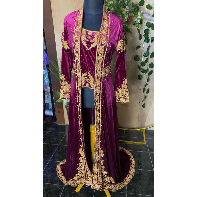 kebaya pengantin bludru kutu baru marun