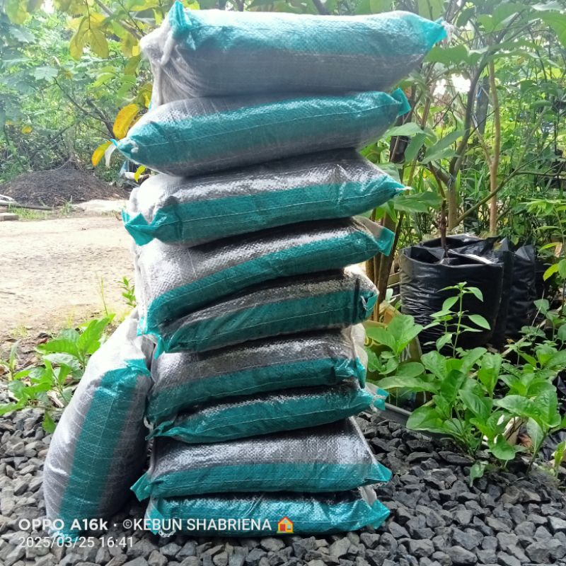 Tanah Pupuk Subur. Media Tanam Tanah Pupuk Subur dan Gembur Siap Pakai.
