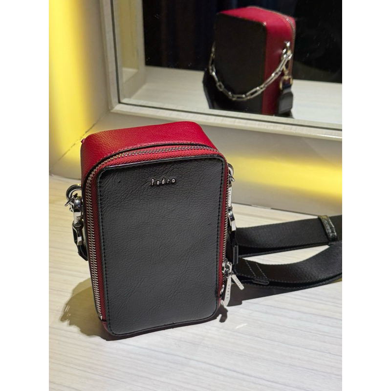 PRELOVED - PEDRO / Original / Tas Wanita / Girl Bag / Sling Bag / Black  / Red / Mini Bag