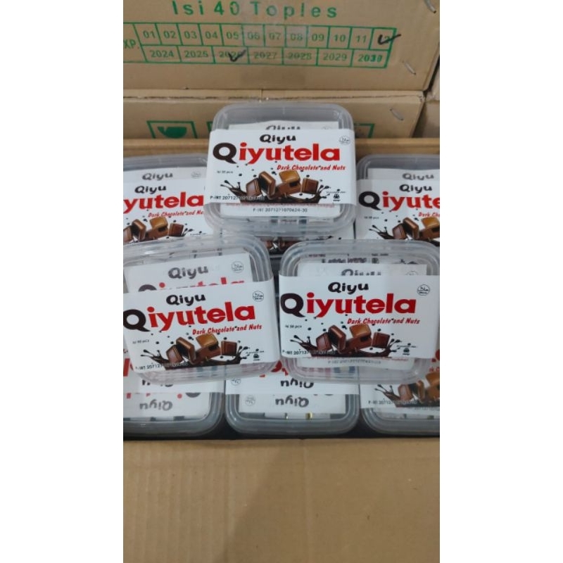 

Qiyutela dark chocolate and nut// isi 50 pcs